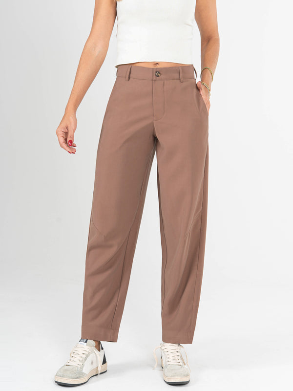 Ref: 0620086 Pantalón slouchy, sin prense, tejido plano liviano, tiro alto, tono cafe.