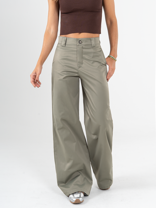 Ref: 0620149 Pantalón palazzo, sin prense, tiro alto, tejido plano liviano, tono verde.