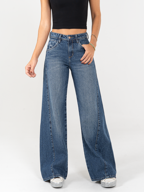 Ref: 066025 Jean mom flare, rígido, con cortes, tiro medio, azul oscuro