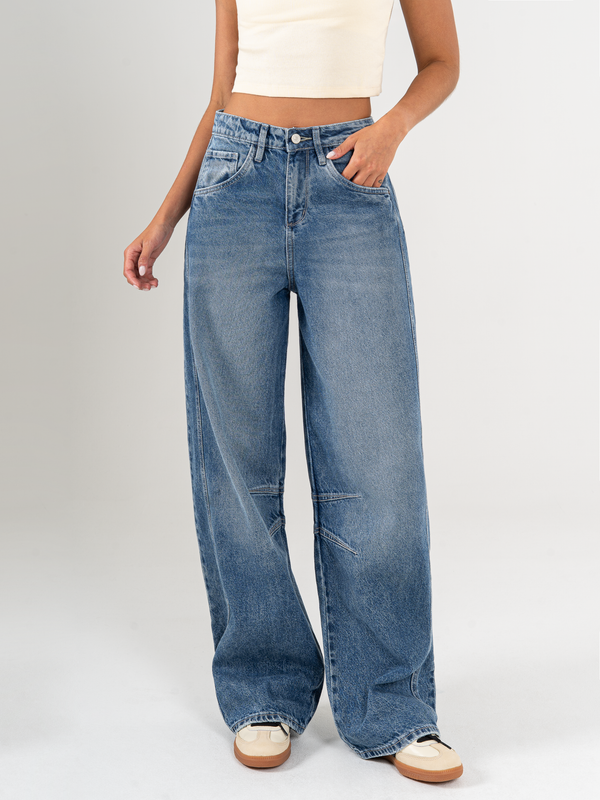 Ref: 065532 Jean barrel, rígido, tiro alto, cropped, con cortes, tono azul medio, diseño cinco bolsillos