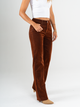 Ref: 065598 Jean straight leg, confort, denim velvet, acabado terciopelo, tiro alto, tono terracota
