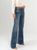 Ref: 065692 Jean mom Flare, rígido, tiro medio, detalle en costado, tono azul medio oscuro