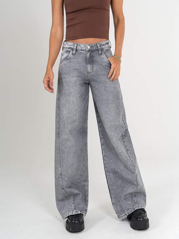 Ref: 066046 Jean wide leg, tiro alto, detalle de tela con brillo, rígido, tono gris medio
