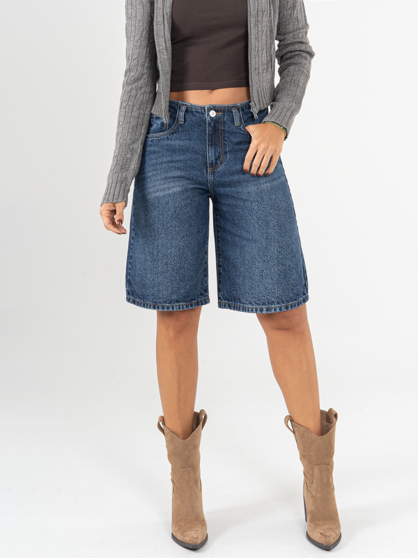 Ref: 066064 Bermuda en denim, rígido, tiro alto, tono azul oscuro, detalle en pretina