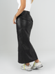 Ref: 067900 Falda efecto cuero, cargo, rígido, tono negro, diseño con bolsillos y corte delantero