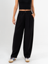 Ref: 069595 Pantalón barrel, tejido plano liviano, tiro medio, con prenses, tono negro