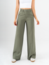 Ref: 069630 Pantalón mom flare, tejido plano liviano, tiro alto, detalle delantero, tono verde