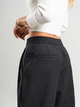 Ref: 069650 Pantalón barrel, pretina con elástico, tiro alto, tejido plano liviano, tono gris