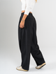 Ref: 069650 Pantalón barrel, pretina con elástico, tiro alto, tejido plano liviano, tono gris
