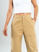 Ref: 069660 Pantalón cargo, straight leg, con cortes, pretina con resorte, tejido plano liviano, tiro alto, tono caqui