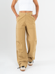 Ref: 069660 Pantalón cargo, straight leg, con cortes, pretina con resorte, tejido plano liviano, tiro alto, tono caqui