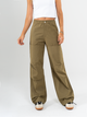 Ref: 069661 Pantalón cargo, straight leg, con cortes, pretina con resorte, tejido plano liviano, tiro alto, tono verde