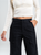 Ref: 069676 Pantalón cargo, dril liviano, rígido, tiro alto, bolsillos laterales, tono negro