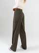 Ref: 069677 Pantalón cargo, dril liviano, rígido, tiro alto, bolsillos laterales, tono verde