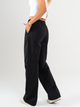 Ref: 069679 Pantalón straight leg, sin prense, con corte, pretina resortada, tejido plano liviano, tono negro