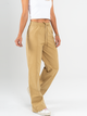 Ref: 069681 Pantalón straight leg, sin prense, con corte, pretina resortada, tejido plano liviano, tono caqui