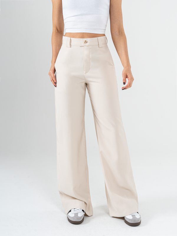Ref: 069712 Pantalón mom flare, sin prenses, tejido plano liviano, tiro alto, tono arena