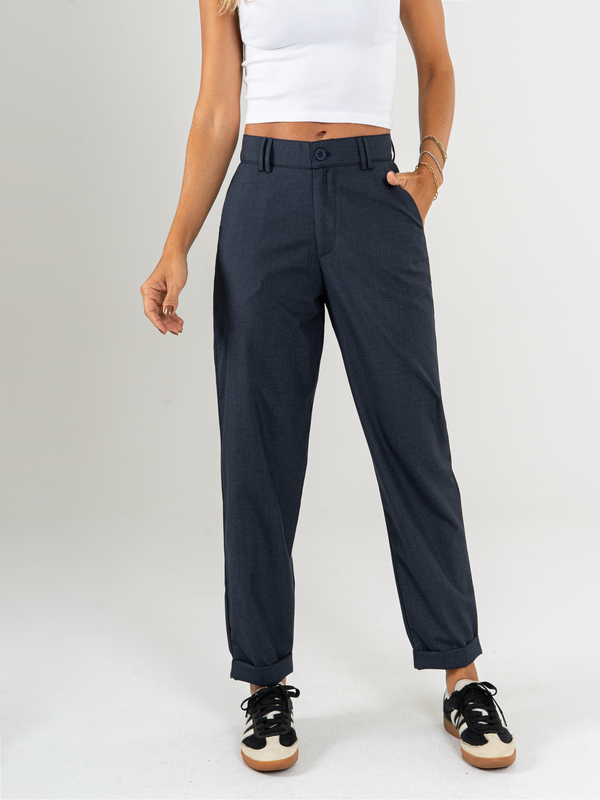 Ref: 069772 Pantalón slouchy, sin prenses, tejido plano liviano, bolsillo ribete, tono azul