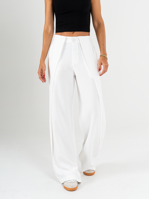 Ref: 069856 Pantalón mom flare, sobrepuesto delantero, tejido plano liviano, tiro alto, tono ivory