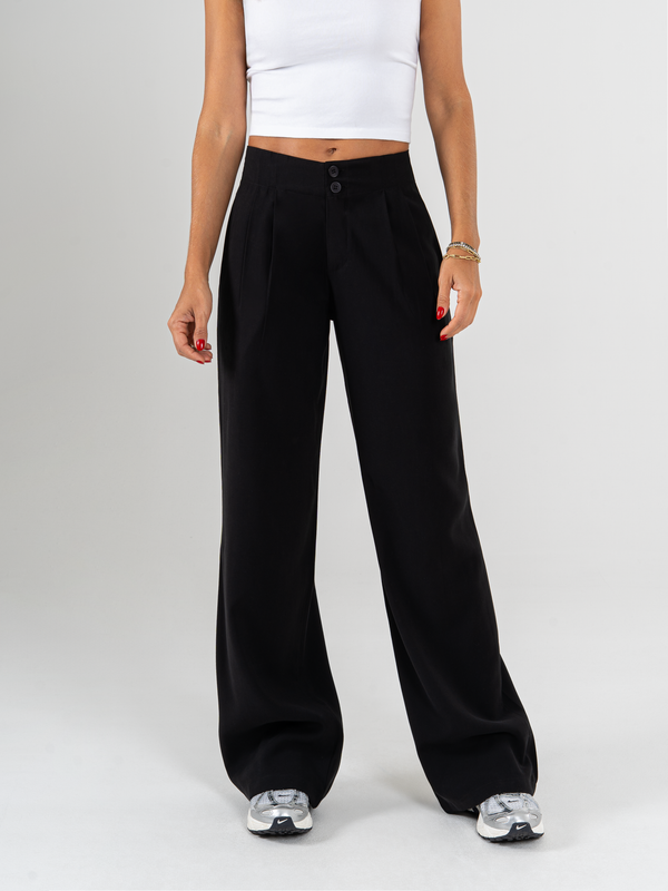 Ref: 069874 Pantalón mom flare, tejido plano liviano, prenses, tiro alto, detalle en pretina, tono negro