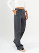 Ref: 069656 Pantalón straight leg, tiro alto, tejido plano liviano, detalle cierres, tono gris oscuro