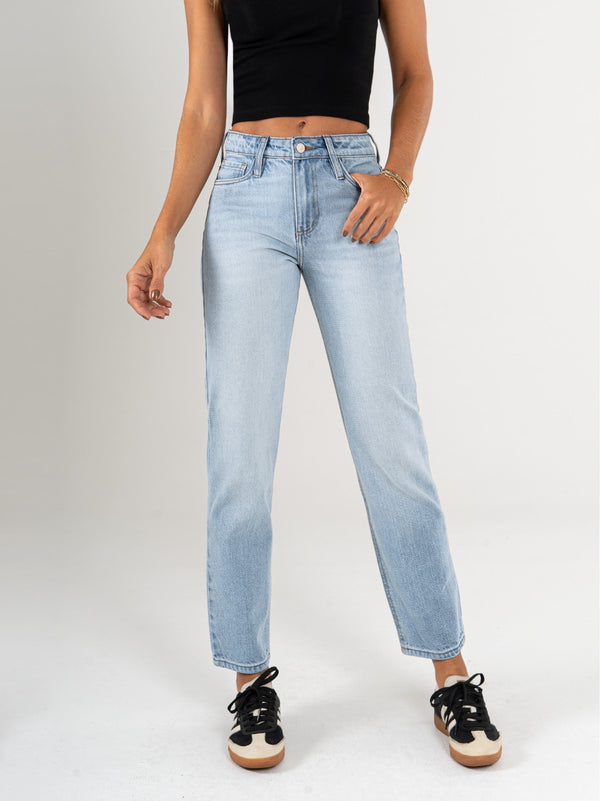 Ref: 065682 Jean Mom fit, rígido, tiro alto, tono azul medio claro