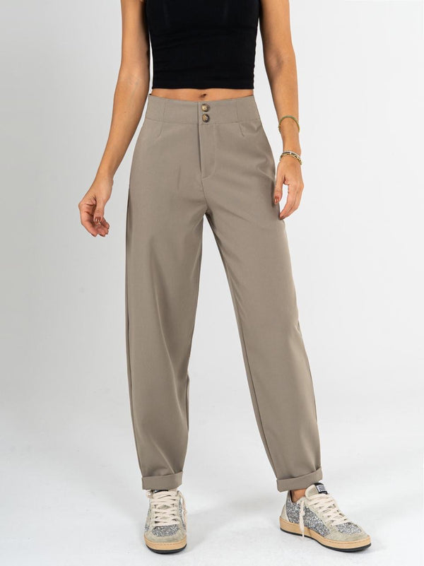 Ref: 069999 Pantalón slouchy, sin prense, tejido plano liviano, stretch, tiro alto, detalle en pretina, tono verde.