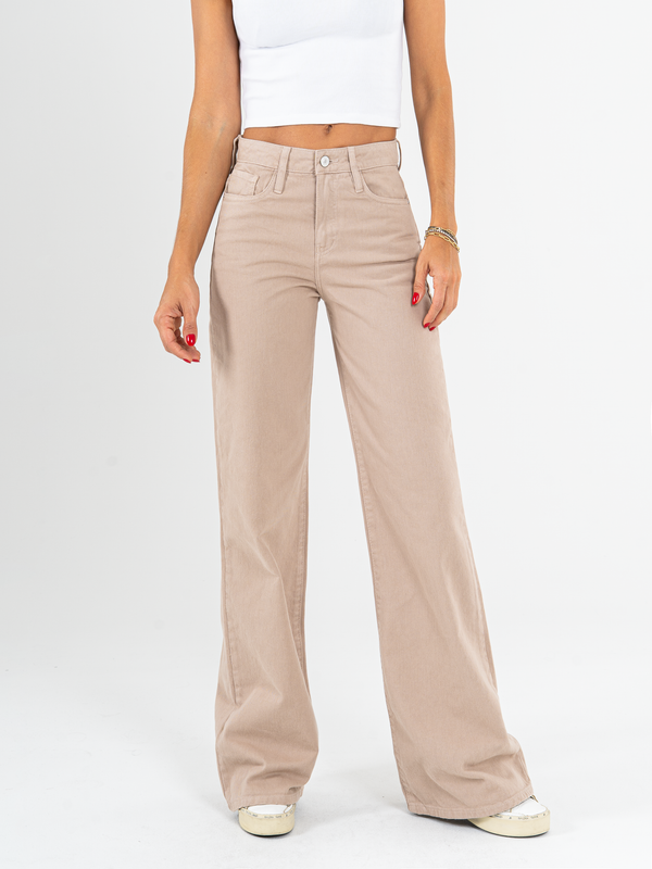 Ref: 0620039 Pantalón mom Flare, rígido, tiro alto, tono caqui