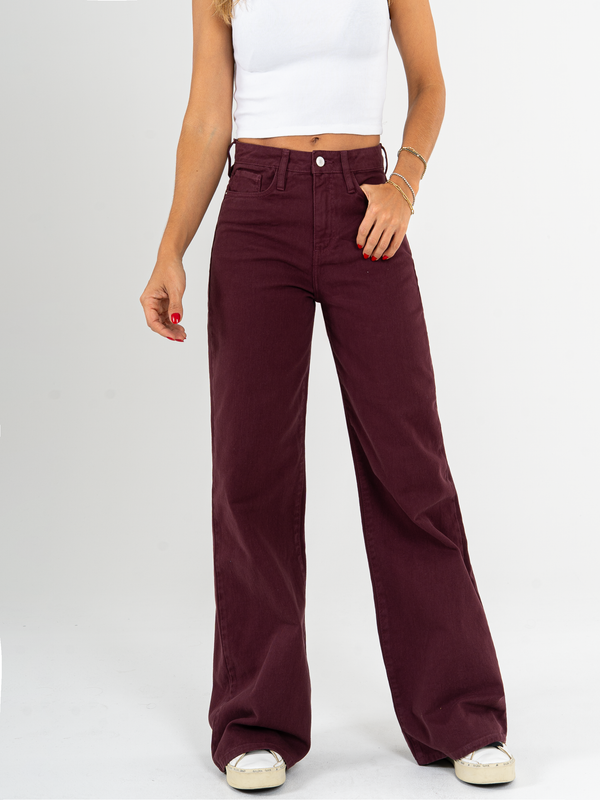 Ref: 069894 Pantalón mom Flare, rígido, tiro alto, tono vino tinto
