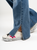 Ref: 065574 Jean semi flare, stretch, tiro alto, con abertura en ruedo, azul medio