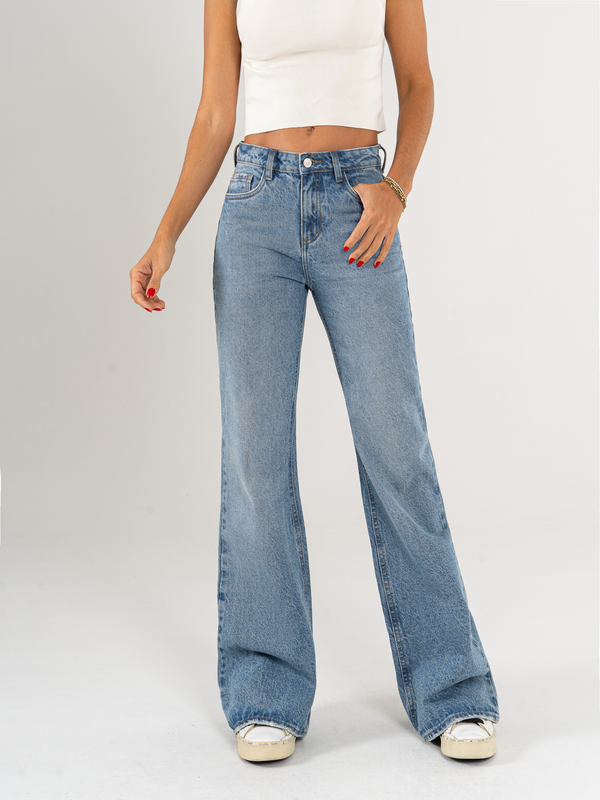 Ref: 065864 Jean mom Flare, rígido, tiro medio, tono azul medio