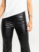 Ref: 0610386 Pantalón flare stretch, tipo legging, efecto cuero, tiro alto, tono negro