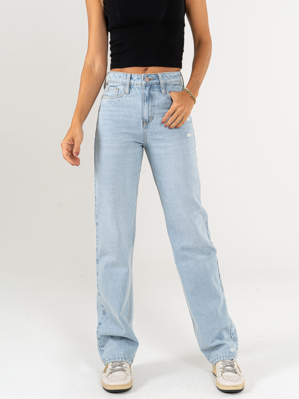 Ref: 065794 Jean straight leg, rígido, tiro alto, tono azul claro
