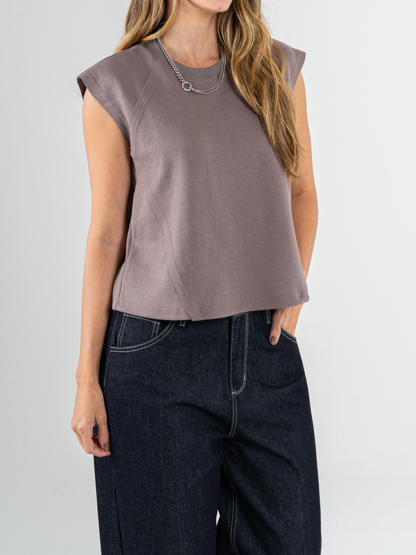 Ref: 0610396  T-shirt manga sisa, fondo entero, cuello en rib, tono taupe