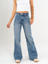 Ref: 065594 Jean mom flare, rígido, tiro alto, detalle en pretina, tono azul medio