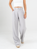 Ref: 069242 Pantalón straight leg, prense, tono gris claro, detalle en pretina