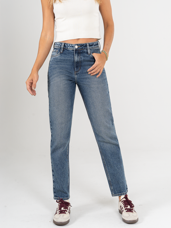 Ref: 066067 Jean Mom fit, slim cropped, stretch, tiro alto, tono azul oscuro