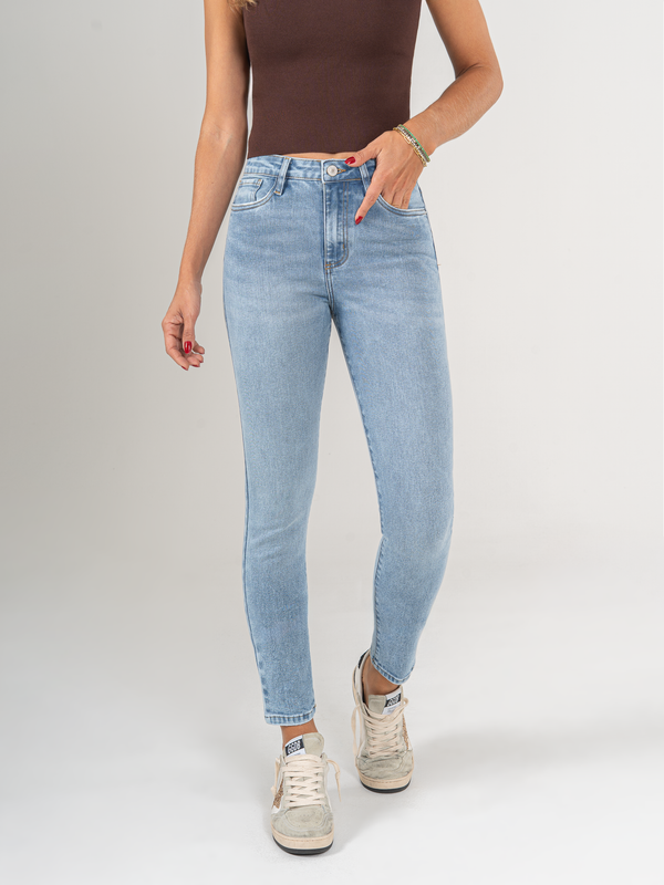 Ref: 066054 Jean Skinny stretch, tiro alto, tono azul claro